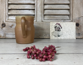 Grès du Berry schenkkannetje met tuit en oor