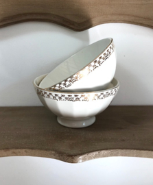 Franse aardewerk bowl met vergulde decoratie rand