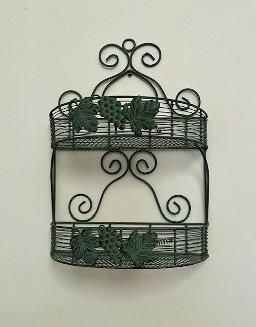 Vintage Frans metalen draadwerk wandrek met druiven