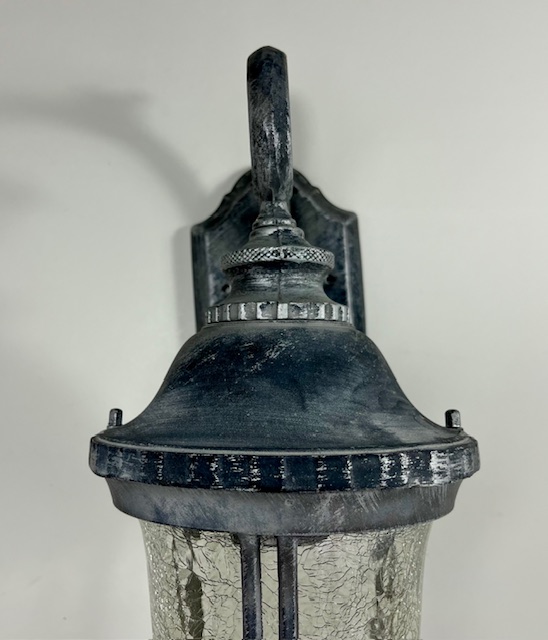 Vintage Franse metalen buitenlamp met craquelé glas