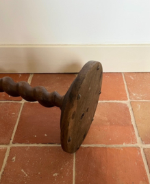 Frans vintage eikenhouten plantentafeltje met gedraaide poot