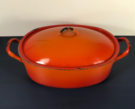 Vintage oranje ovale pan met deksel