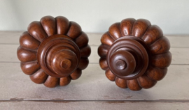 Set van twee Franse eikenhouten balusterknoppen sierknoppen