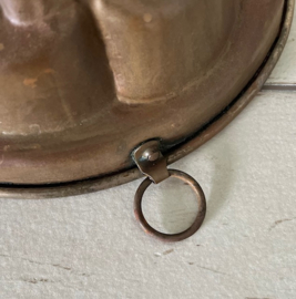 Franse koperen roodkoperen bakvorm met eekhoorn