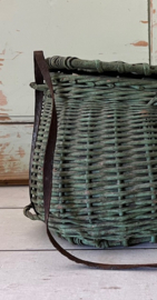 Franse vintage groene rieten vismand