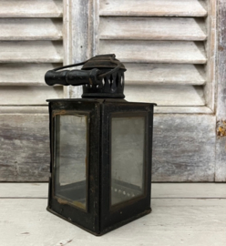 Antieke Franse lantaarn zwart metaal met houten klosje