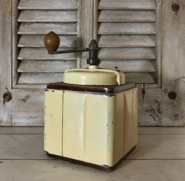 Antieke Franse koffiemolen van Peugeot Frères