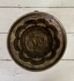 Franse koperen roodkoperen bakvorm met eekhoorn