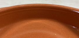 Franse terracotta ronde ovenschotel geel geglazuurd