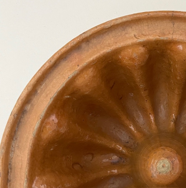 Antieke Franse aardewerk tulbandvorm