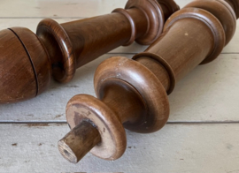 Set van twee vintage houten balusters uit Frankrijk