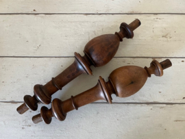 Set van twee houten vintage Franse balusters
