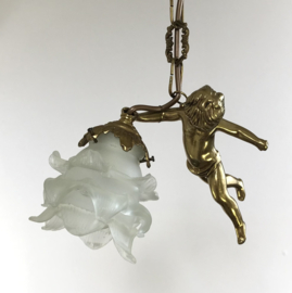 Bronzen hanglamp met één engel putti cherubijn
