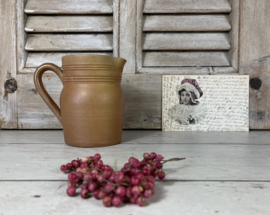 Grès du Berry schenkkannetje met tuit en oor