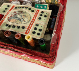 Vintage Franse naaimand naaikistje handwerkmand met inhoud