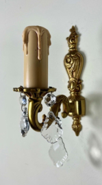 Vintage Frans bronzen wandlampje met kristallen glaspegels