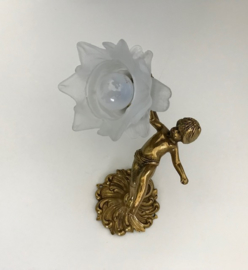 Franse bronzen wandlamp met bloemkelk lamp glas putti cherub cherubijn