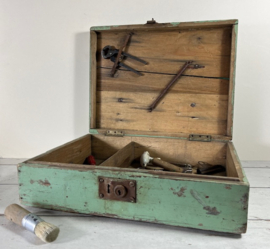 Vintage houten gereedschapskist met twee vakken