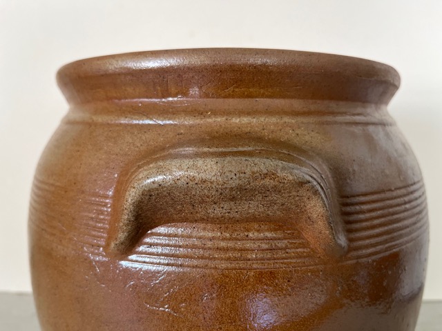 Vintage grote bruine olijvenpot grès pot met grepen
