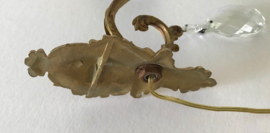 Antiek Frans bronzen wandlampje met glaspegels
