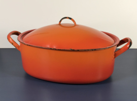 Vintage oranje ovale pan met deksel