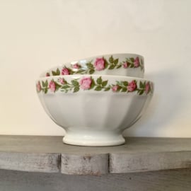 Bowl kom van Limoges wit met roosjes (kleinste op de foto)