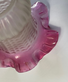 Vintage Frans gematteerd en roze glazen kapje