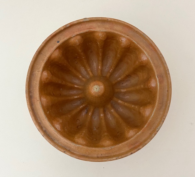 Antieke Franse aardewerk tulbandvorm