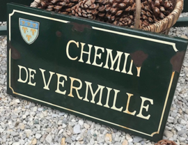 Frans groen geëmailleerd straatnaambord Chemin de Vermille Rochemaure