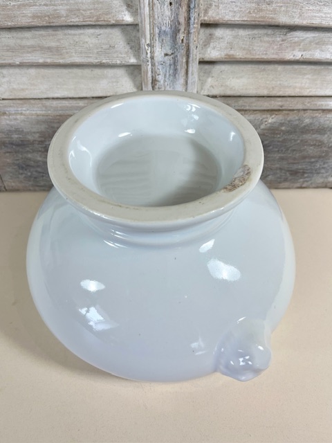 Vintage Franse witte terrine met leeuwenkopjes