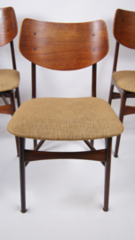 4 Vintage eettafelstoelen van teakhout