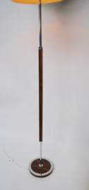 Vintage vloerlamp LUCI 3 met houten/metalen standaard en retro kap