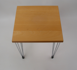 PIN AGE bijzettafel in de stijl van Fritz Hansen