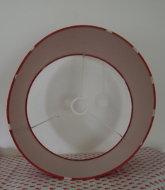Rood met witte stippen kap