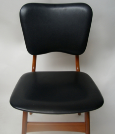 Vintage eetkamerstoel met zwart skai leer