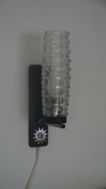 Wandlampje met reliëf glas