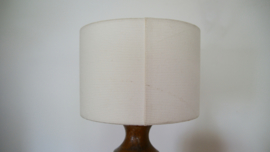 Vintage tafellamp met fatlava voet en stoffen kap uit jaren 70