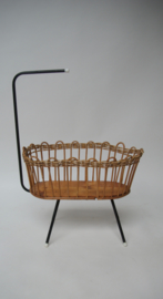 Vintage rotan poppenwieg