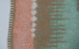 Zacht roze / groene wollen deken