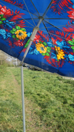 Vintage parasol blauw met bloemprint