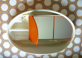 Space age badkamerkast