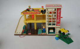 Vintage fisherprice speelgoedgarage