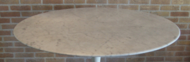 Space age tafel met marmeren blad- Eero Saarinen - Knoll