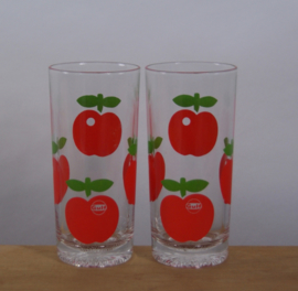 glas met rode appelprint
