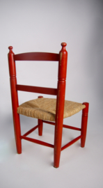 Houten kinderstoel met biezen /rood