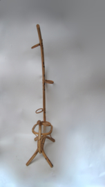 Rotan plantenhouder met glazen tafel