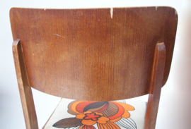 Vintage houten stoelen met jaren 70 zitting