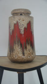 Vintage vaas met rood emaille