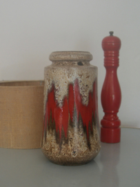 Vintage vaas met rood emaille