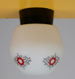 Vintage plafondlamp van melkglas met werkje